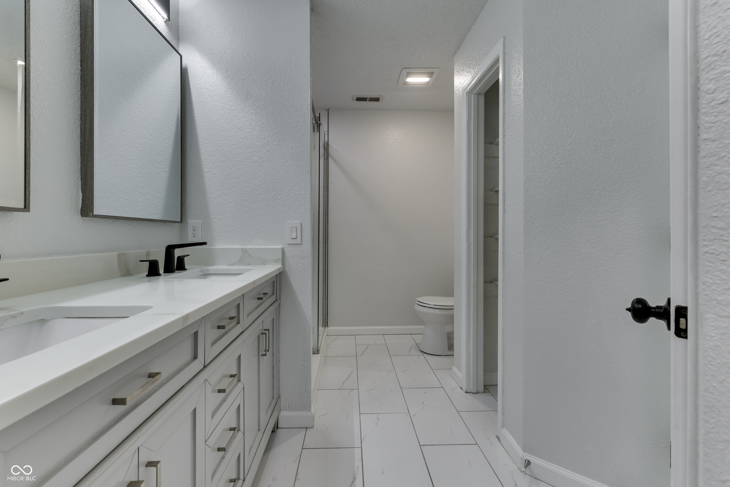 2886 Fieldstone Court Franklin, IN 46131 - Photo 16 of 36