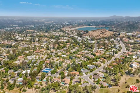 $2,375,000 | 18360 Lake Encino Drive, Encino, CA 91316