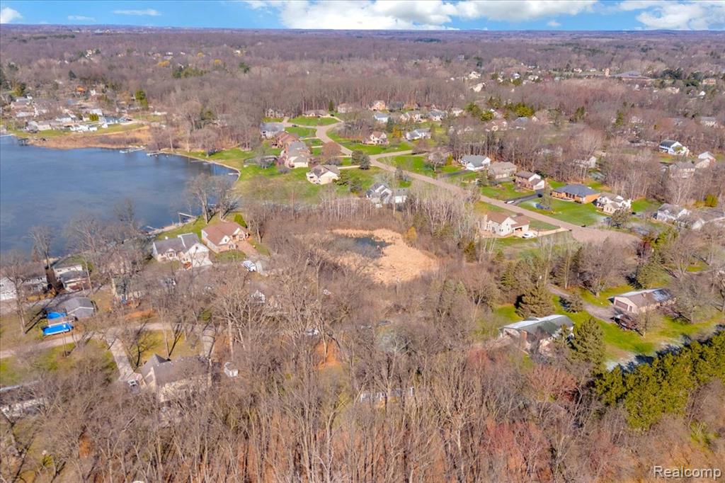 10557 Skeman Road Brighton, MI 48114 - Photo 23 of 27 Gallery Image 23