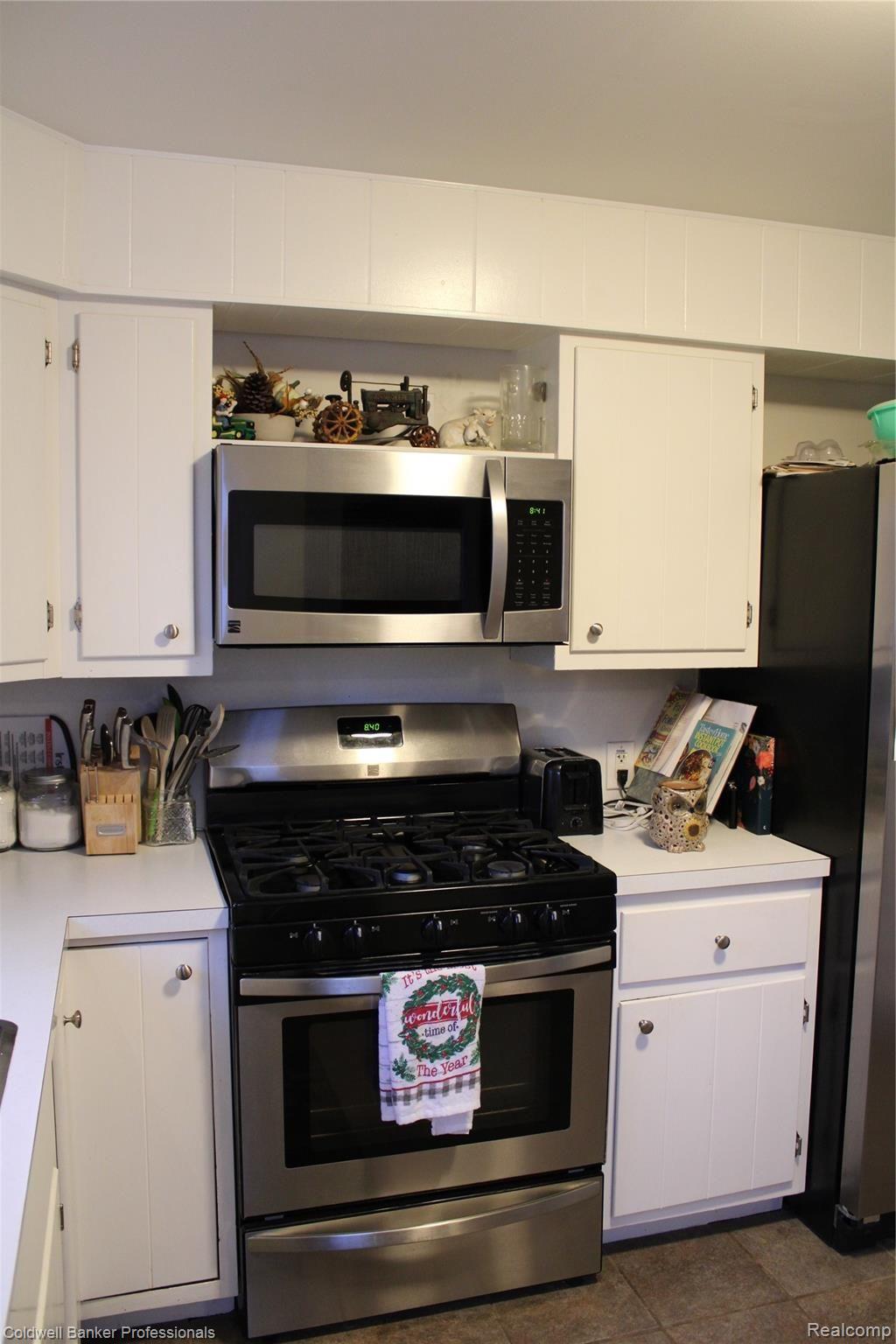 1810 Mayfield Road Lapeer, MI 48446 - Photo 7 of 32 IMG_0148.JPG