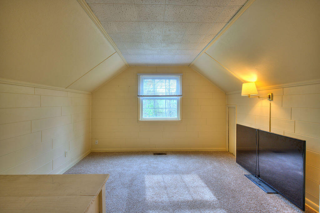 1507 Earl Road Michigan City, IN 46360 - Photo 2 of 16 1024x683