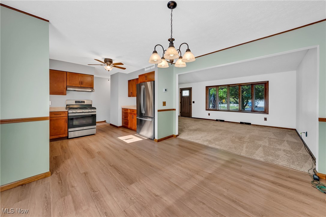 3145 Gale Road Willoughby, OH 44094 - Photo 6 of 31 Open concept living.