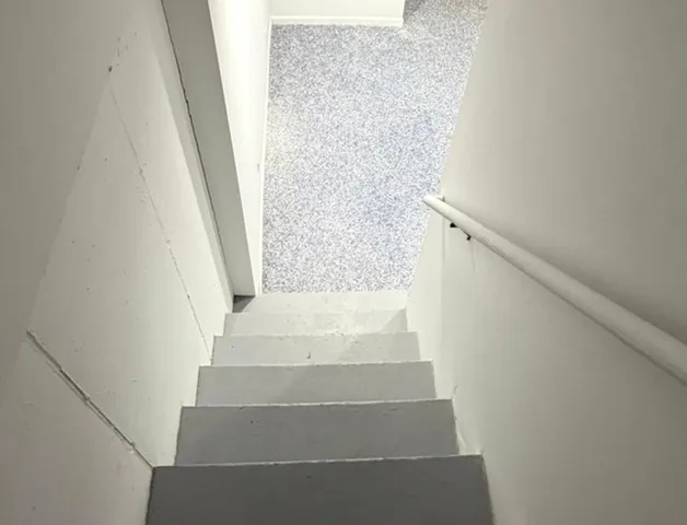 $2,325 | 1322 Fargo Street, Des Plaines, IL 60018