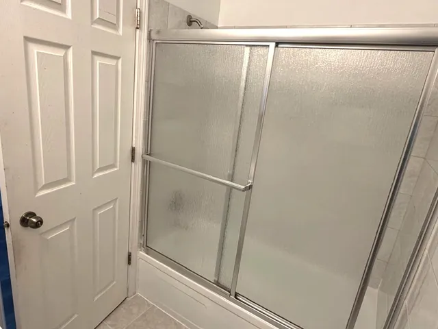 $2,325 | 1322 Fargo Street, Des Plaines, IL 60018