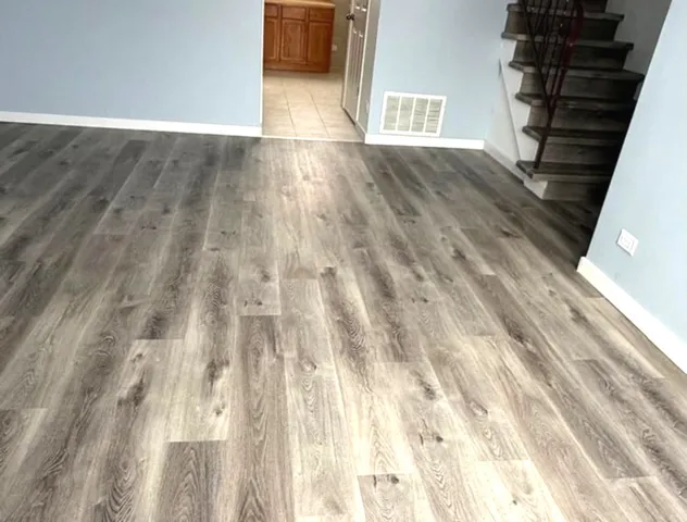 $2,325 | 1322 Fargo Street, Des Plaines, IL 60018