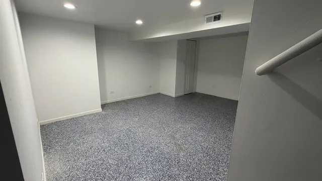 $2,325 | 1322 Fargo Street, Des Plaines, IL 60018