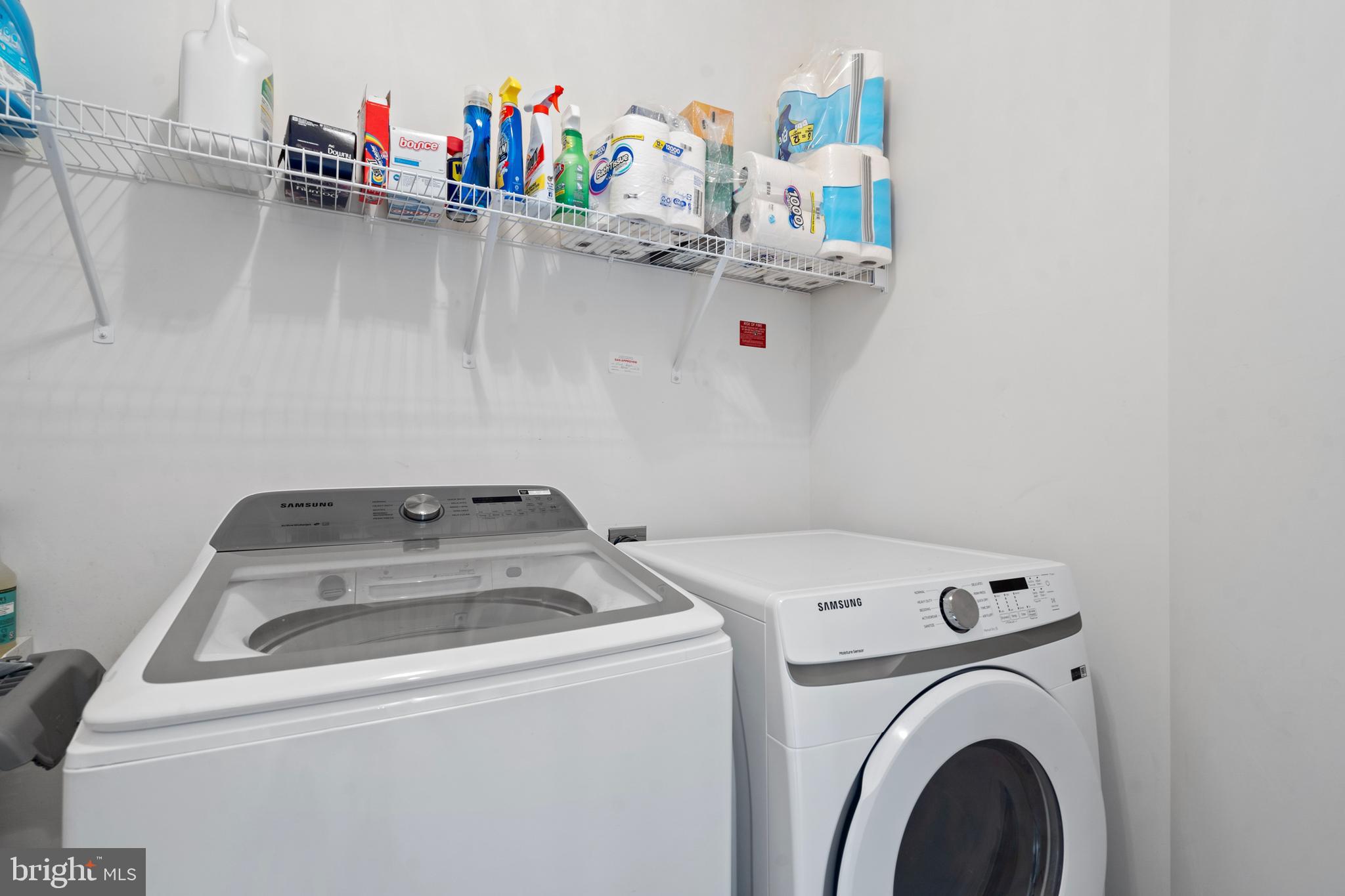 42735 Macauley Place Ashburn, VA 20148 - Photo 30 of 39 a utility room with dryer and washer