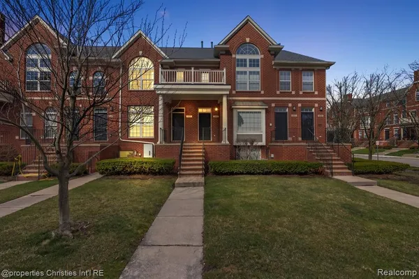 $339,900 | 1466 Ashford Court, Troy, MI 48084