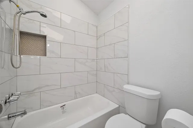 $239,900 | 11635 Twinridge Lane, Houston, TX 77099