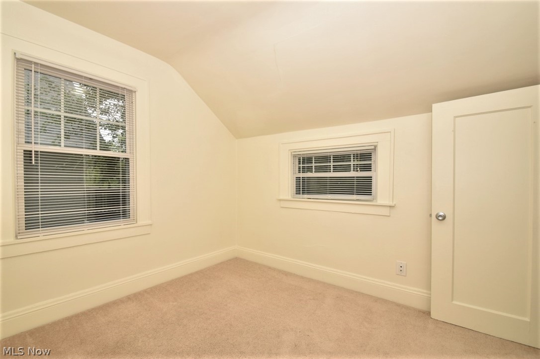 3020 Somerton Road Cleveland, OH 44118 - Photo 29 of 33