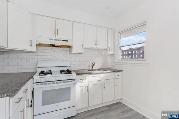 $1,900 | 86 Chestnut Street, Rutherford, NJ 07070