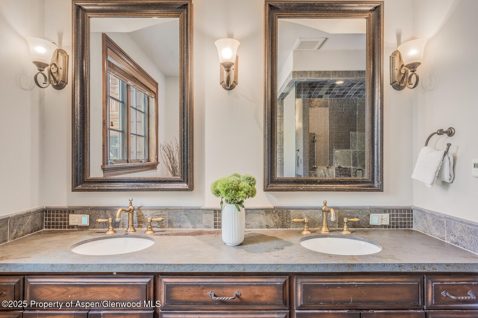 51 Thunderbowl Lane, Unit 12 Aspen, CO 81611 - Photo 27 of 59 33_51_Thunderbowl_Unit_12033_mls