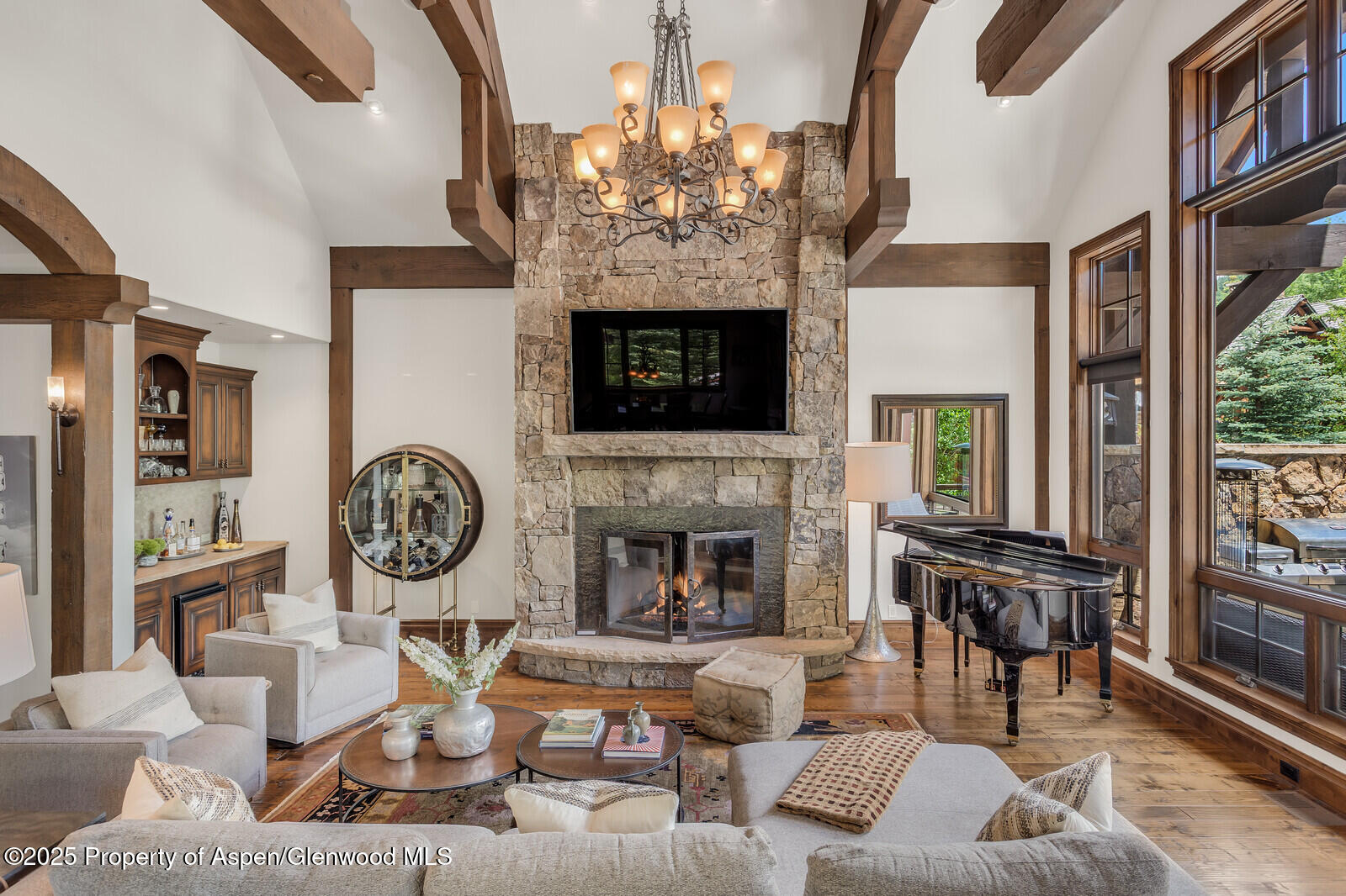 51 Thunderbowl Lane, Unit 12 Aspen, CO 81611 - Photo 3 of 59 11_51_Thunderbowl_Unit_12011_mls