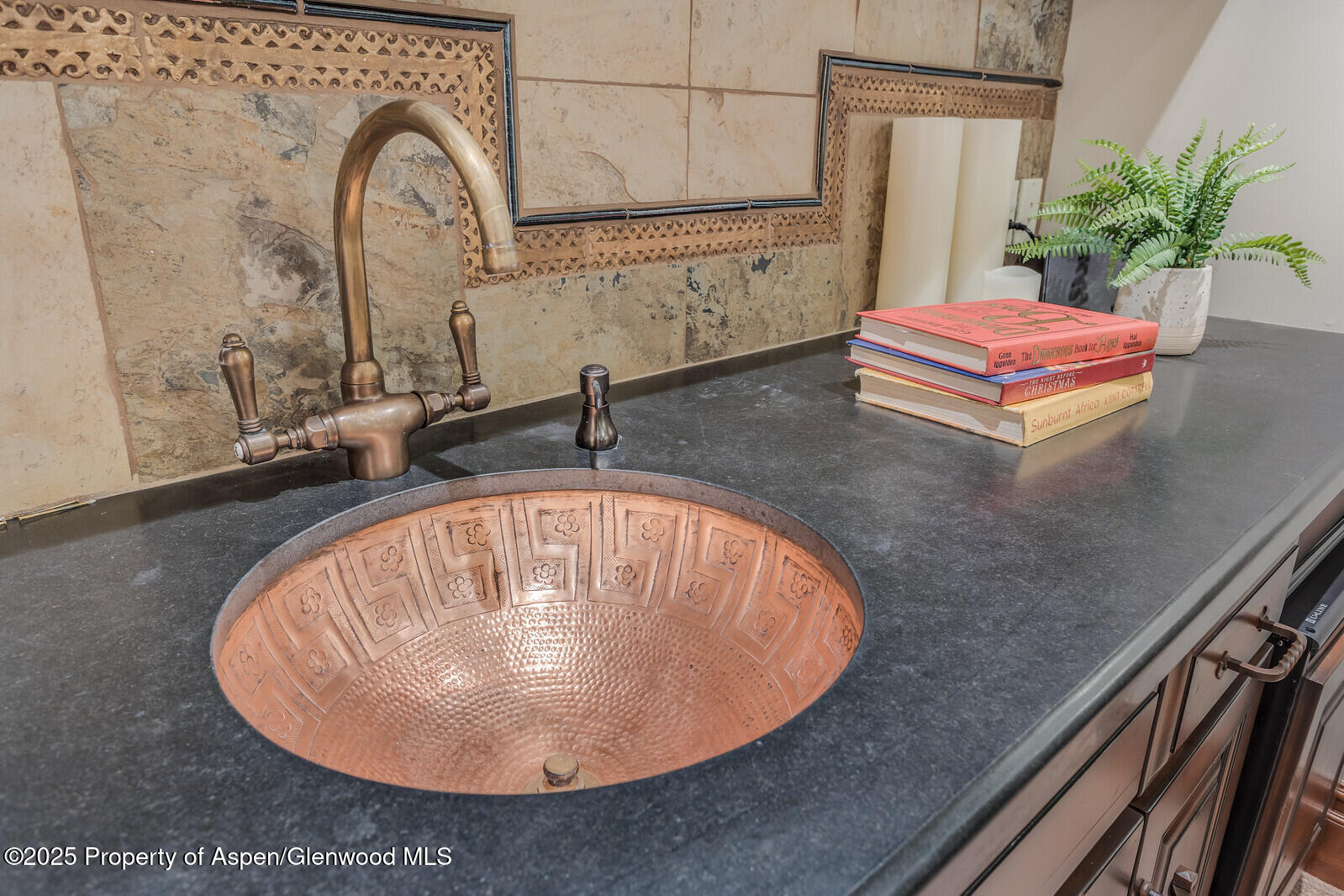 51 Thunderbowl Lane, Unit 12 Aspen, CO 81611 - Photo 46 of 59 62_51_Thunderbowl_Unit_12062_mls