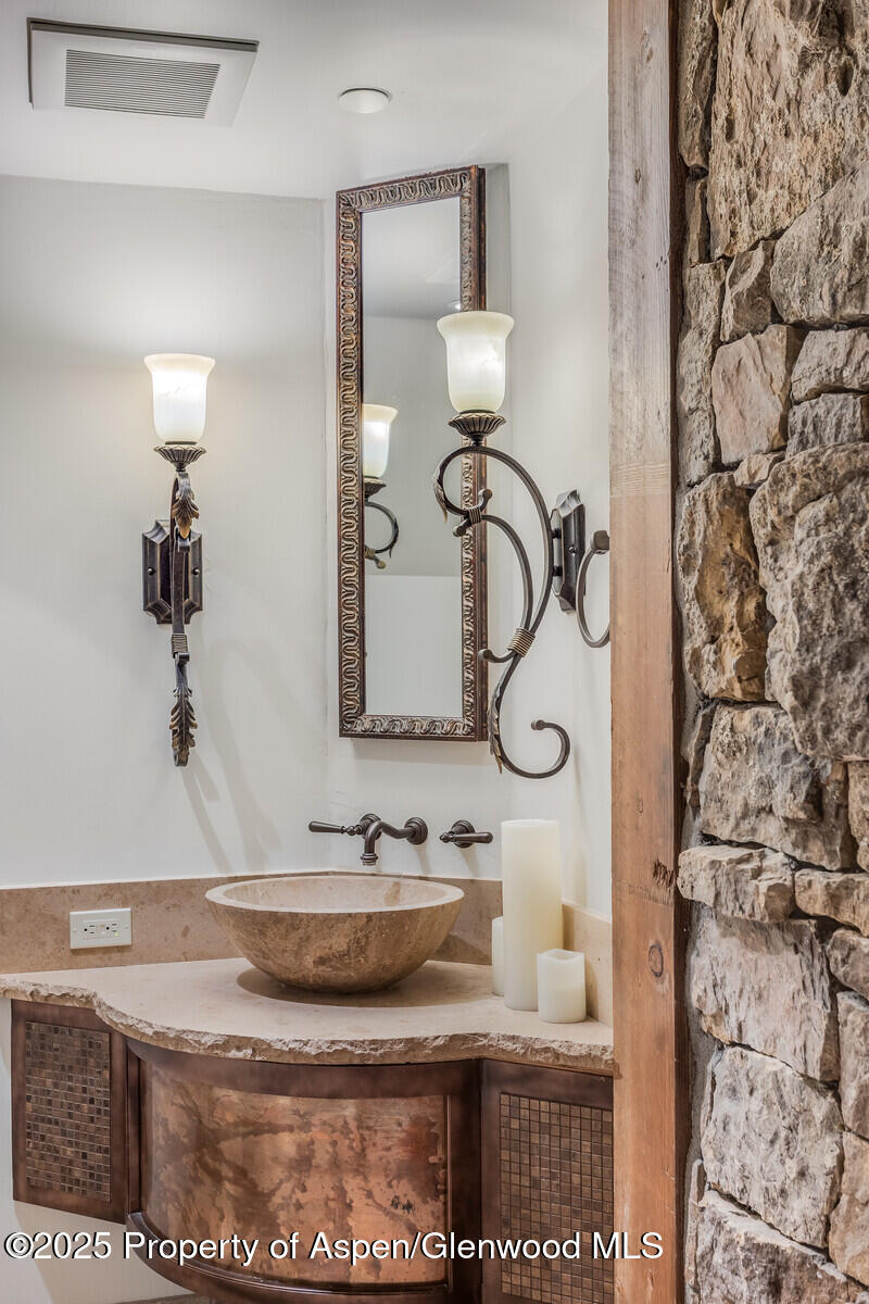 51 Thunderbowl Lane, Unit 12 Aspen, CO 81611 - Photo 47 of 59 69_51_Thunderbowl_Unit_12069_mls