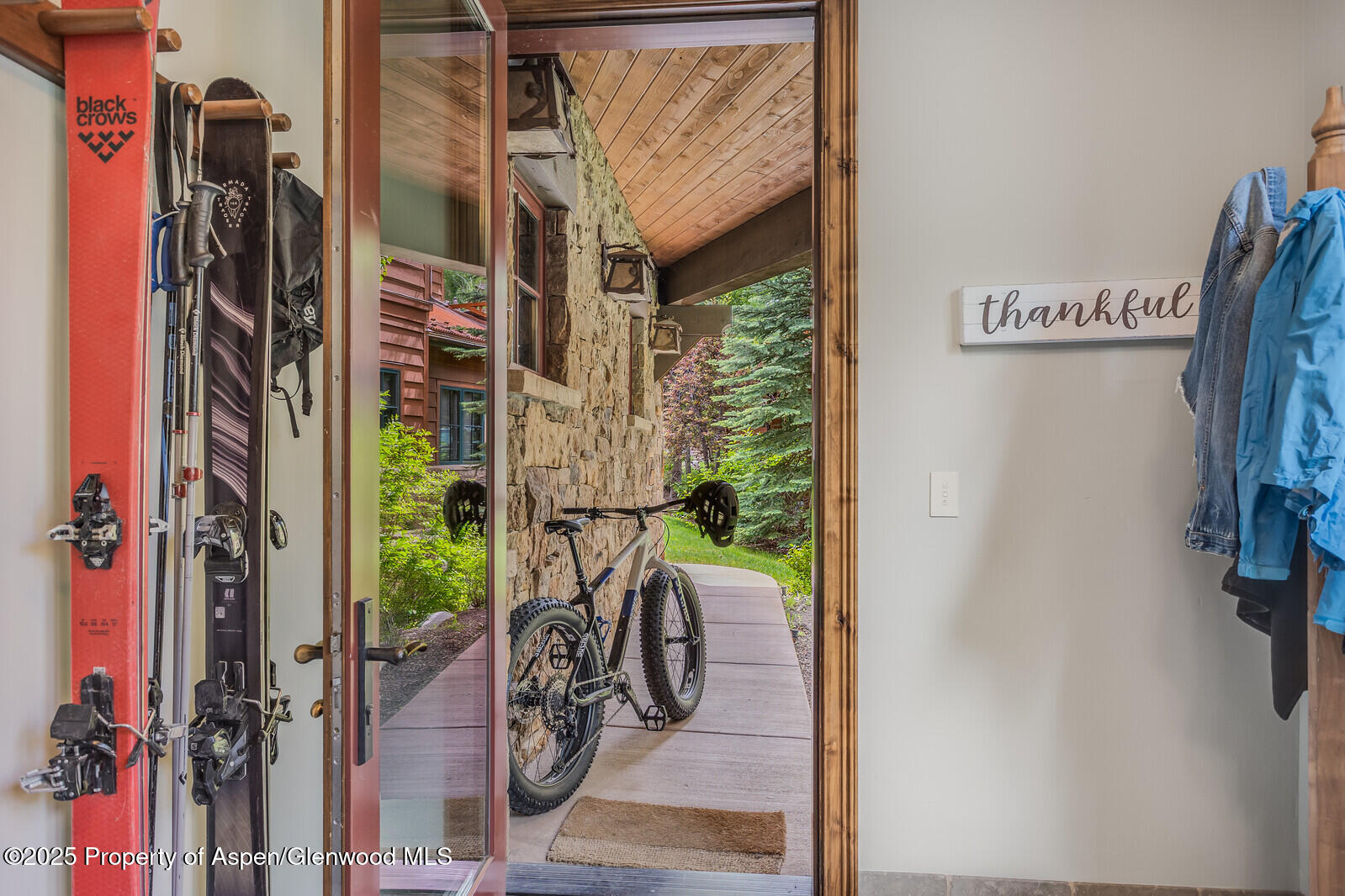 51 Thunderbowl Lane, Unit 12 Aspen, CO 81611 - Photo 50 of 59 36_51_Thunderbowl_Unit_12036_mls