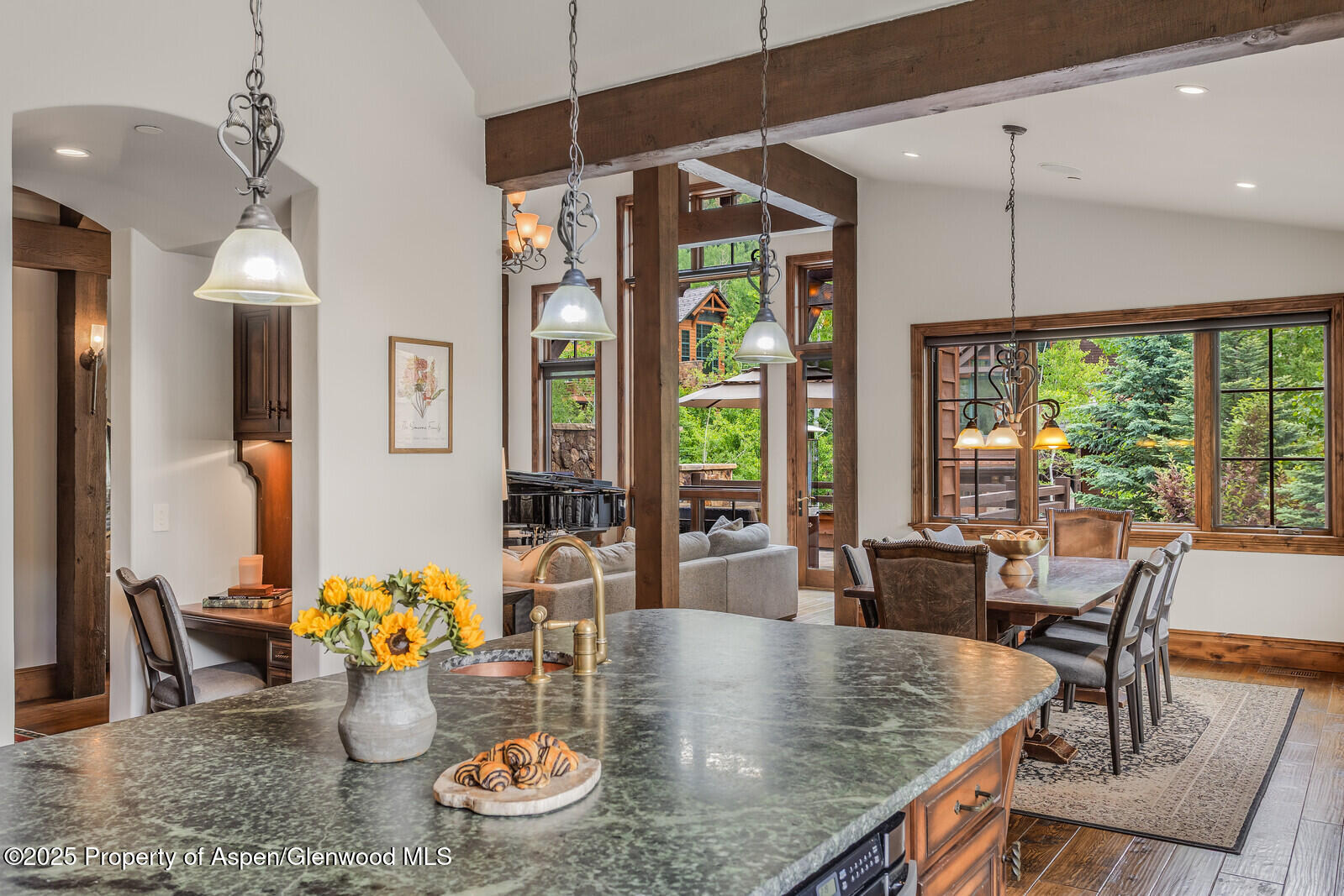 51 Thunderbowl Lane, Unit 12 Aspen, CO 81611 - Photo 10 of 59 23_51_Thunderbowl_Unit_12023_mls