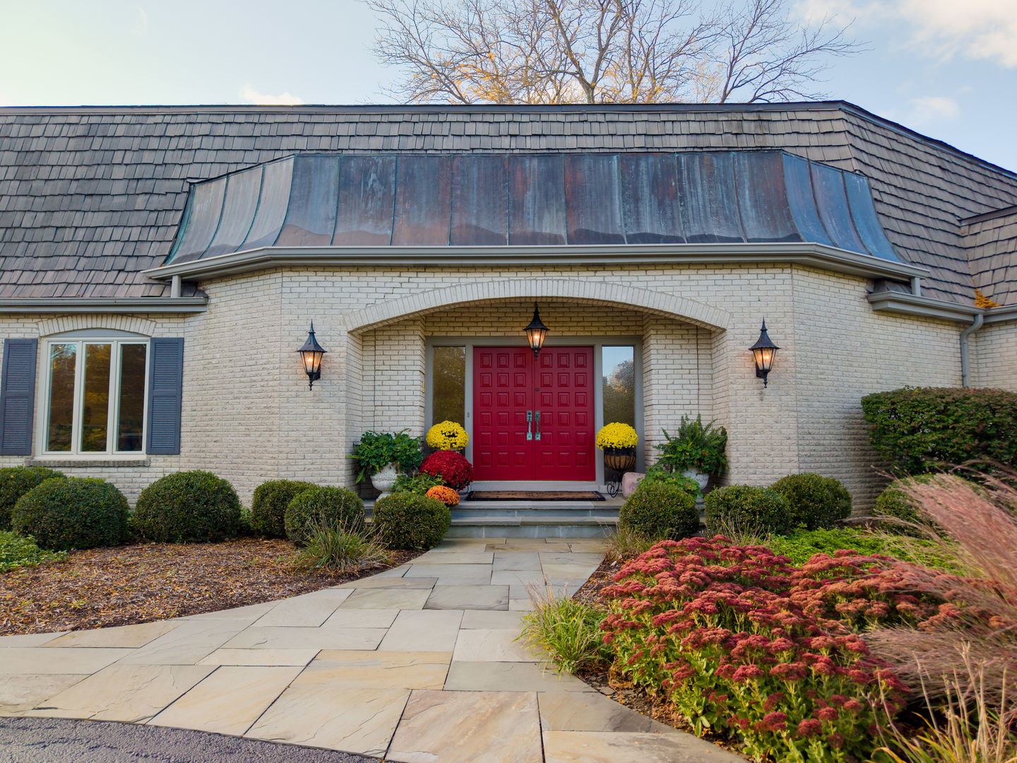 418 West County Line Road Barrington, IL 60010 - Photo 5 of 25 a front view of a house with entryway
