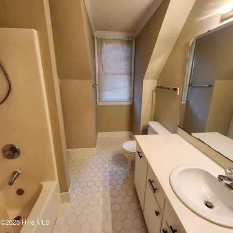 $1,800 | 120 Ripley Drive, Greenville, NC 27834