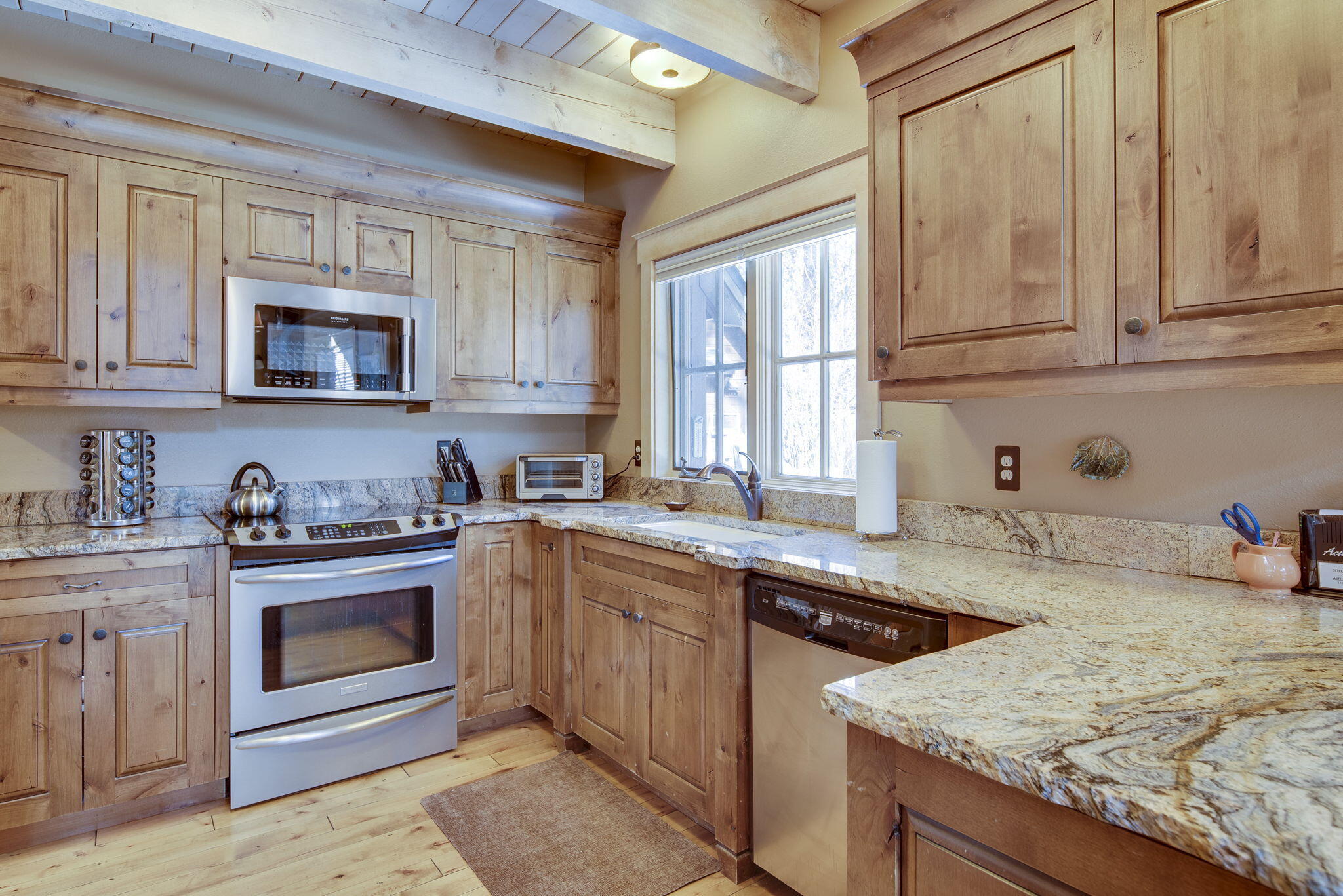 25567 Southwest Suttle-Sherman Road Camp Sherman, OR 97730 - Photo 9 of 27 16-web-or-mls-25551 SW Suttle-Sherman Rd