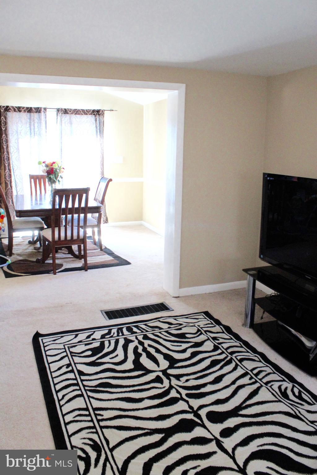 2434 Alma Road Baltimore, MD 21227 - Photo 3 of 21 Terrific natural light