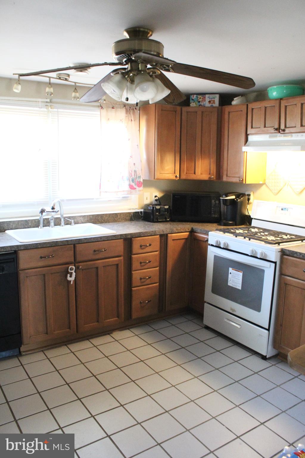 2434 Alma Road Baltimore, MD 21227 - Photo 8 of 21 Updated tile and appliances