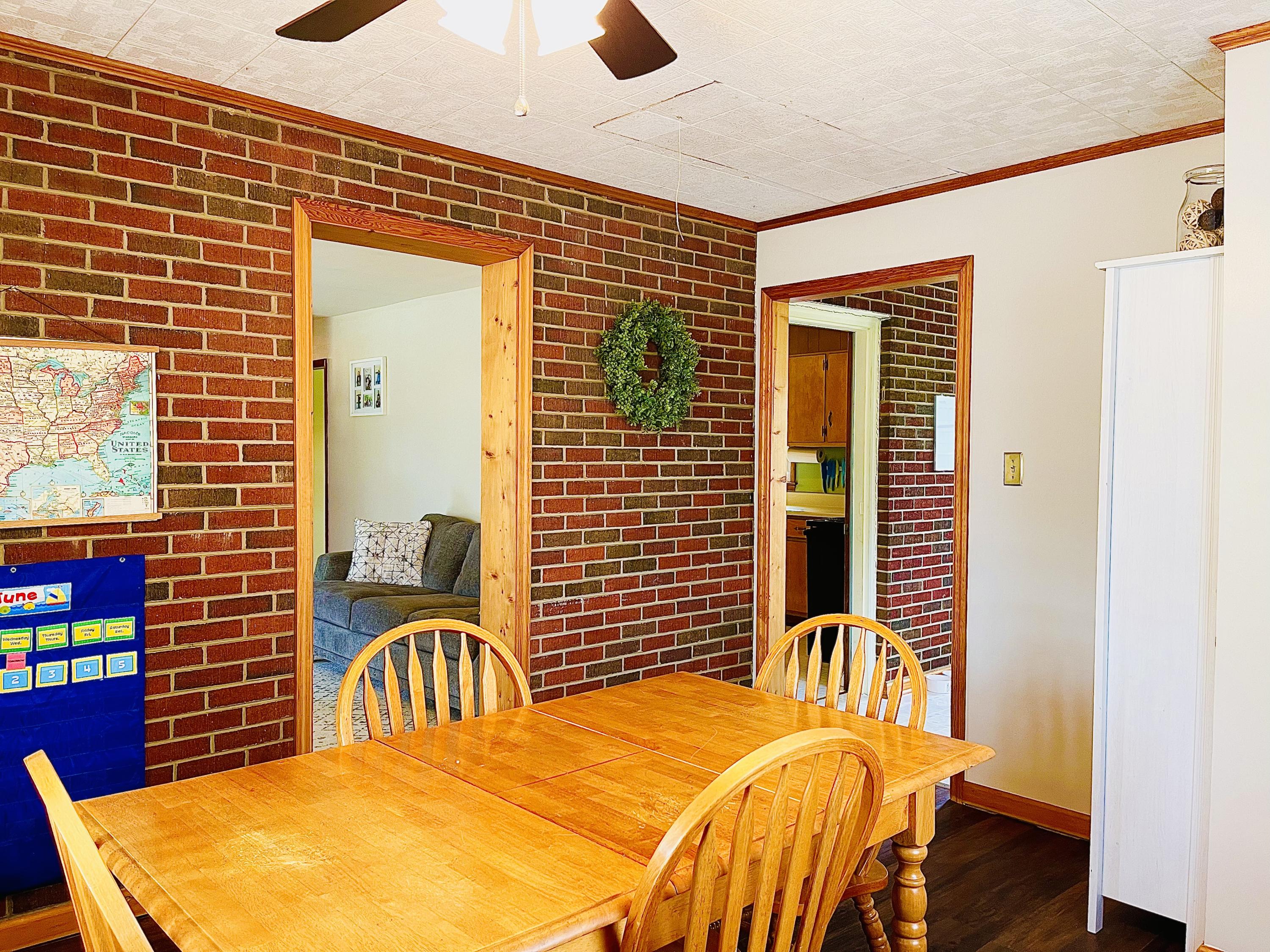 409 Winding Way Covington, VA 24426 - Photo 17 of 40 44CB8E3F-E246-4890-BBB0-17C8BB9B68C9