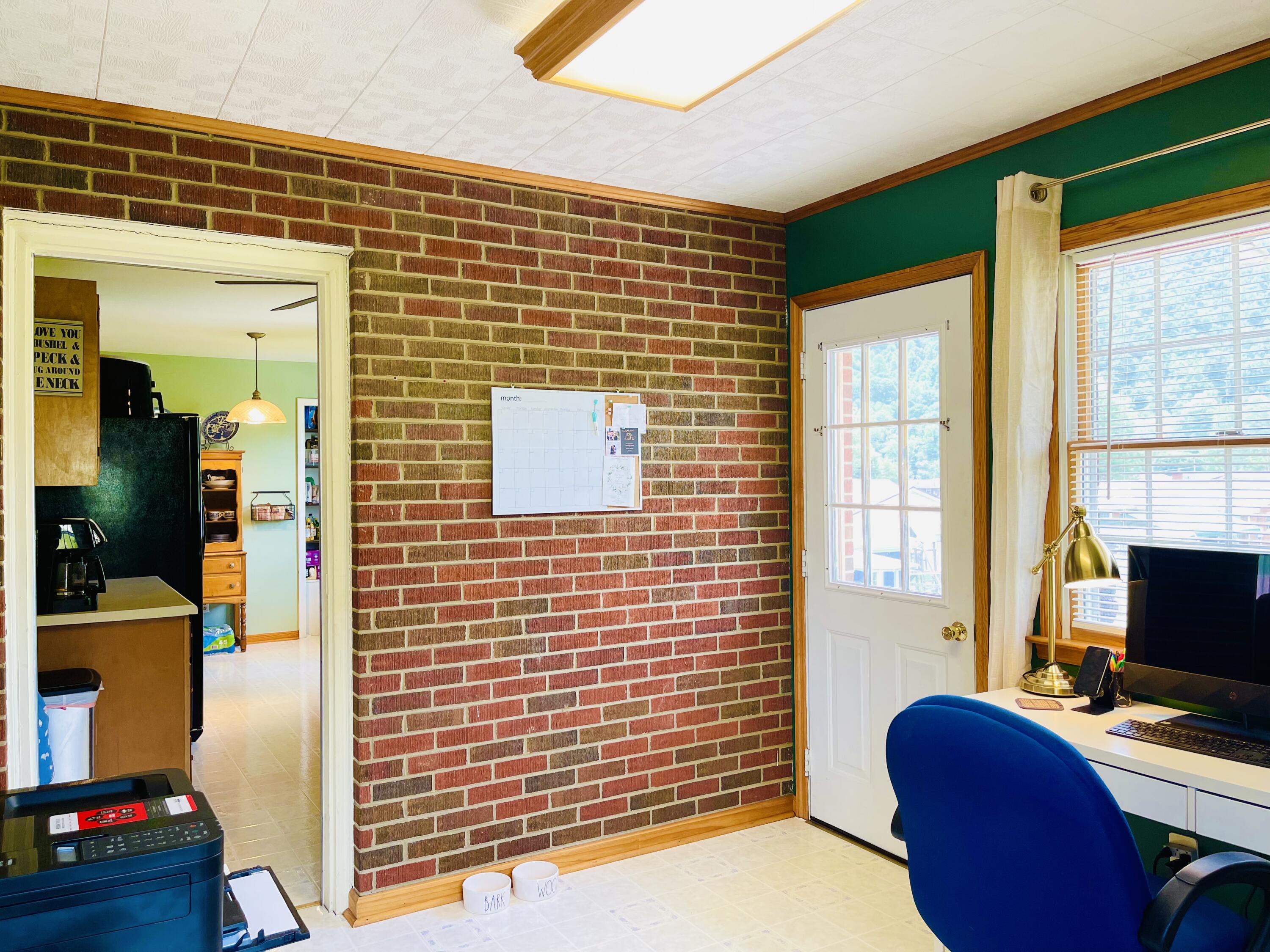409 Winding Way Covington, VA 24426 - Photo 19 of 40 97B2228D-CC0C-4EEA-AB76-2613B4794248