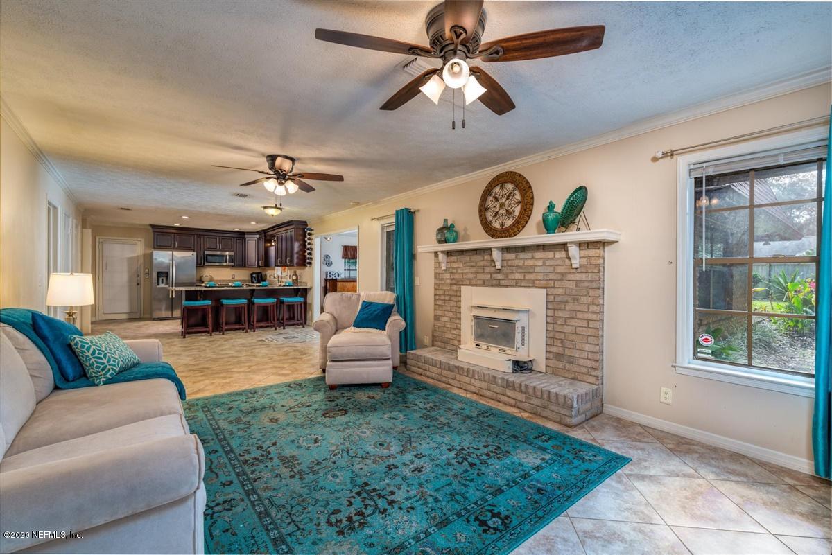 4423 River Trail Road Jacksonville, FL 32277 - Photo 12 of 34 Open-Concept Family Room/Kitchen