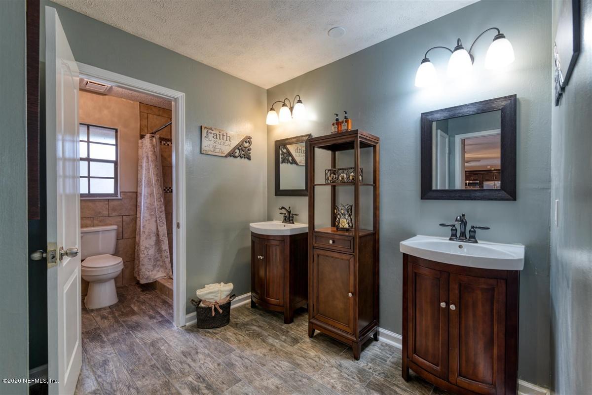 4423 River Trail Road Jacksonville, FL 32277 - Photo 14 of 34 Downstairs Bath (w/en-suite)