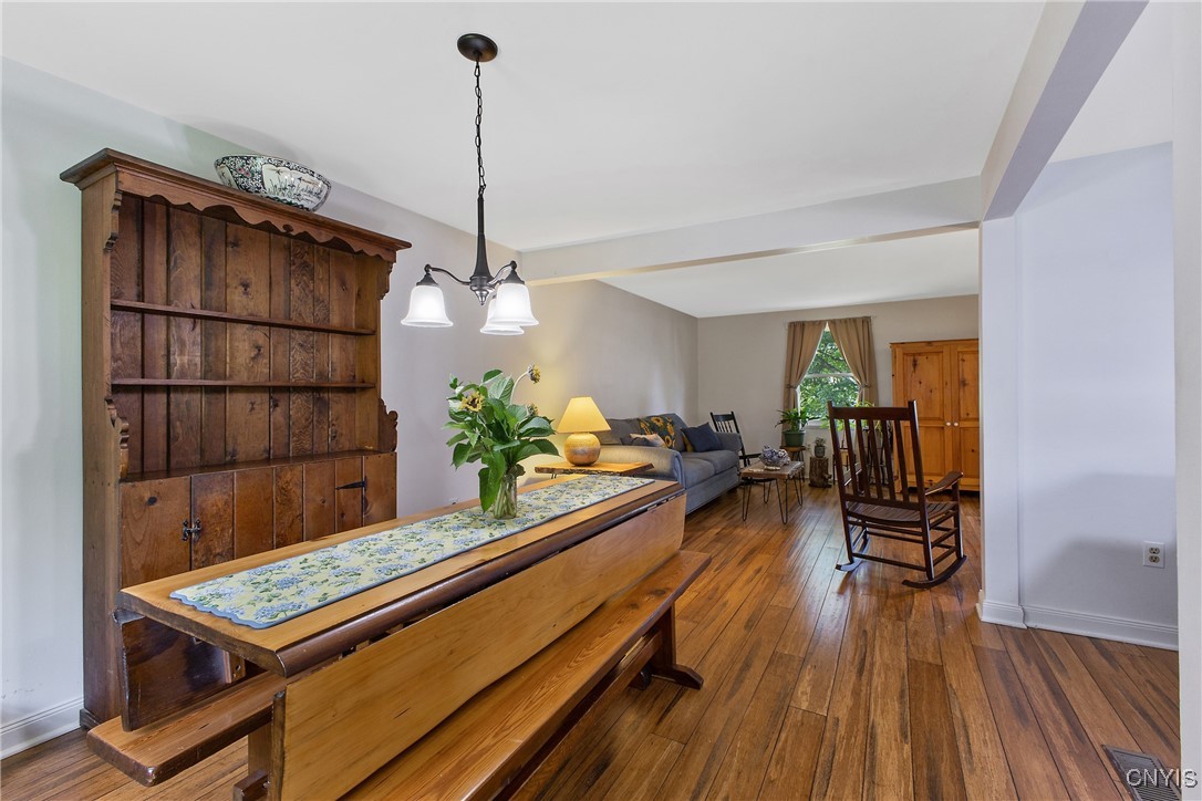 8274 Swallow Path Liverpool, NY 13090 - Photo 8 of 39 Gallery Image 8
