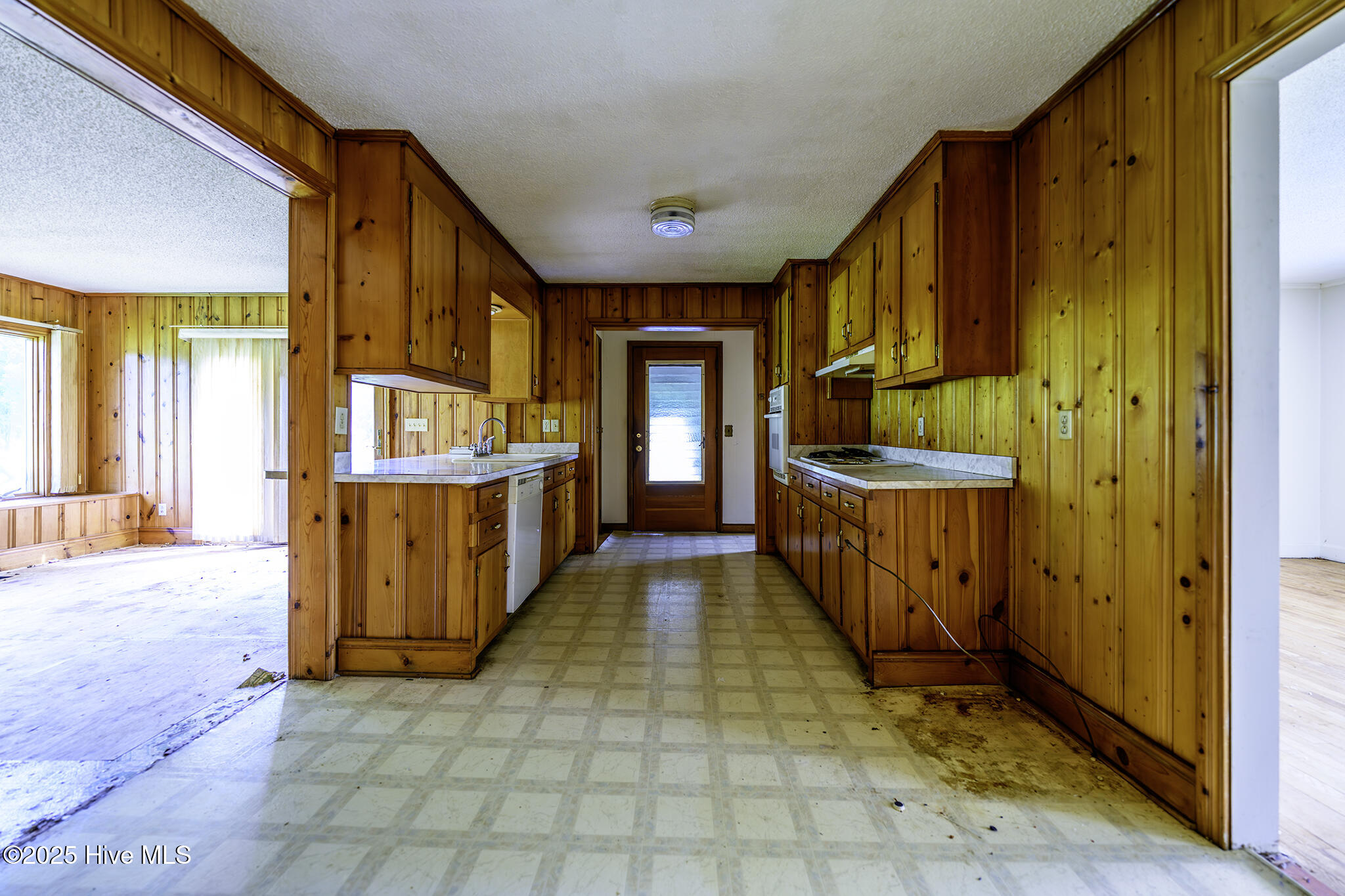 205 Hudnell Road Vanceboro, NC 28586 - Photo 5 of 71 Open Kitchen