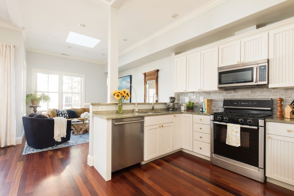 40 Mt Pleasant Street, Unit 2 Cambridge, MA 02140 - Photo 4 of 22