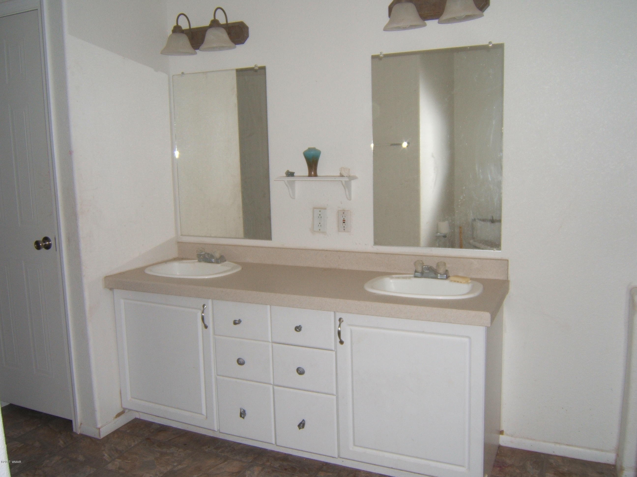 2 Acr 8598 Road Concho, AZ 85924 - Photo 9 of 17