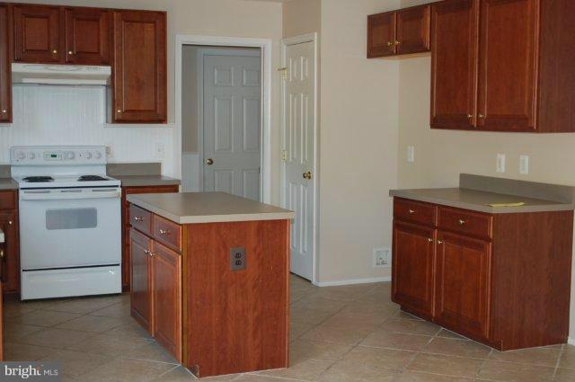 48 Ripley Road Stafford, VA 22556 - Photo 5 of 20 Kitchen