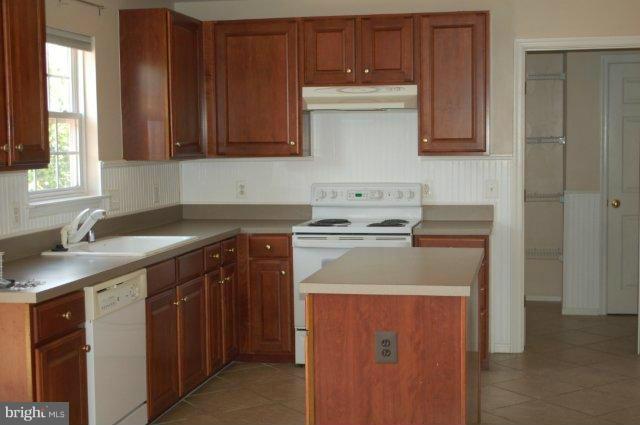 48 Ripley Road Stafford, VA 22556 - Photo 6 of 20 Kitchen
