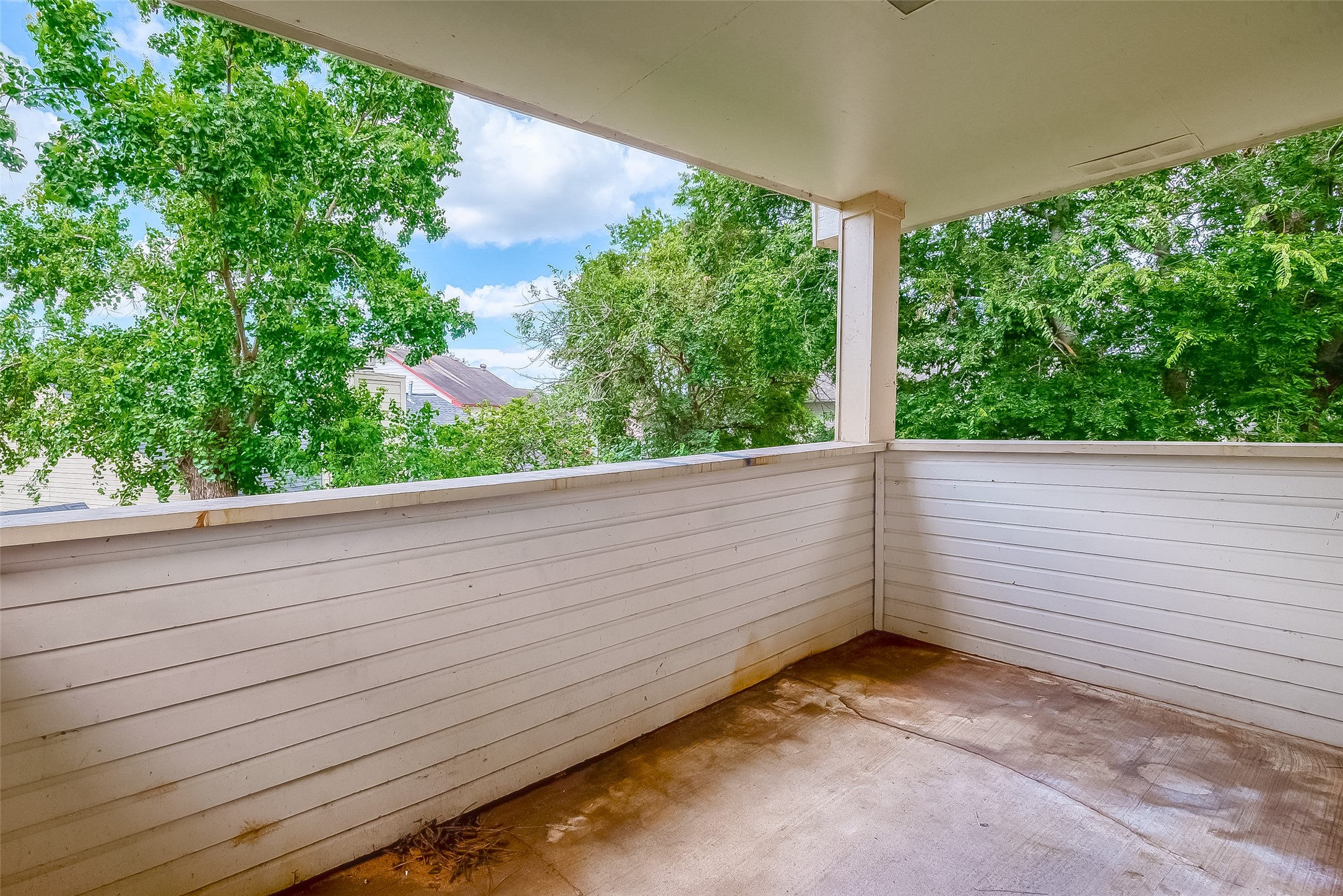 11503 Meadow Lane, Unit D Houston, TX 77477 - Photo 11 of 39 a view of a balcony with an outdoor space