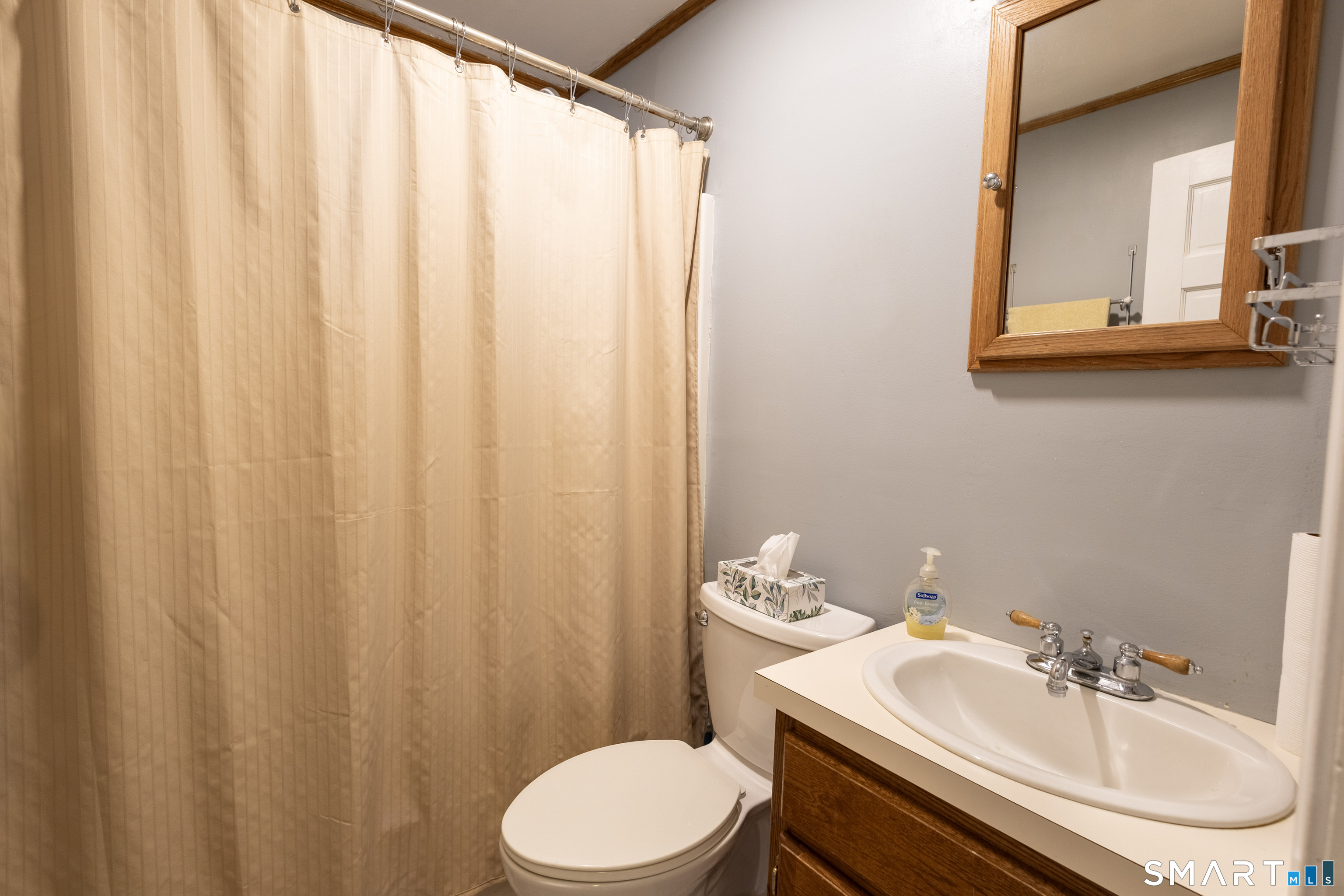 454 South Curtis Street Meriden, CT 06450 - Photo 12 of 36