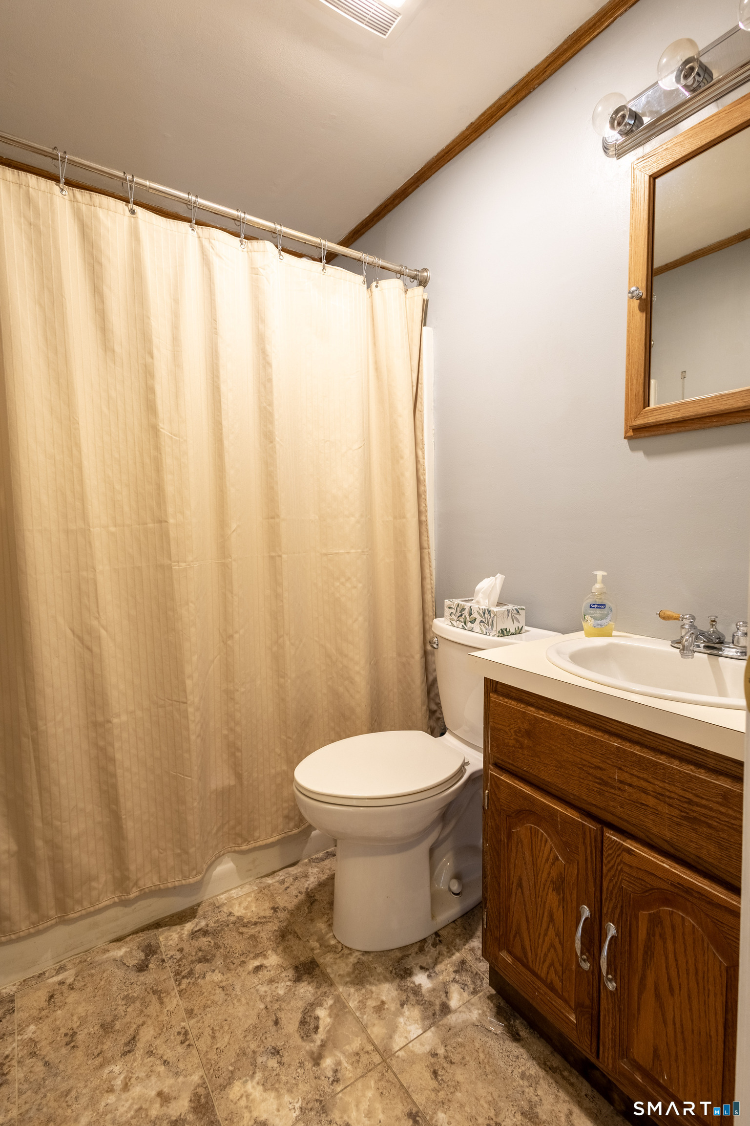 454 South Curtis Street Meriden, CT 06450 - Photo 13 of 36