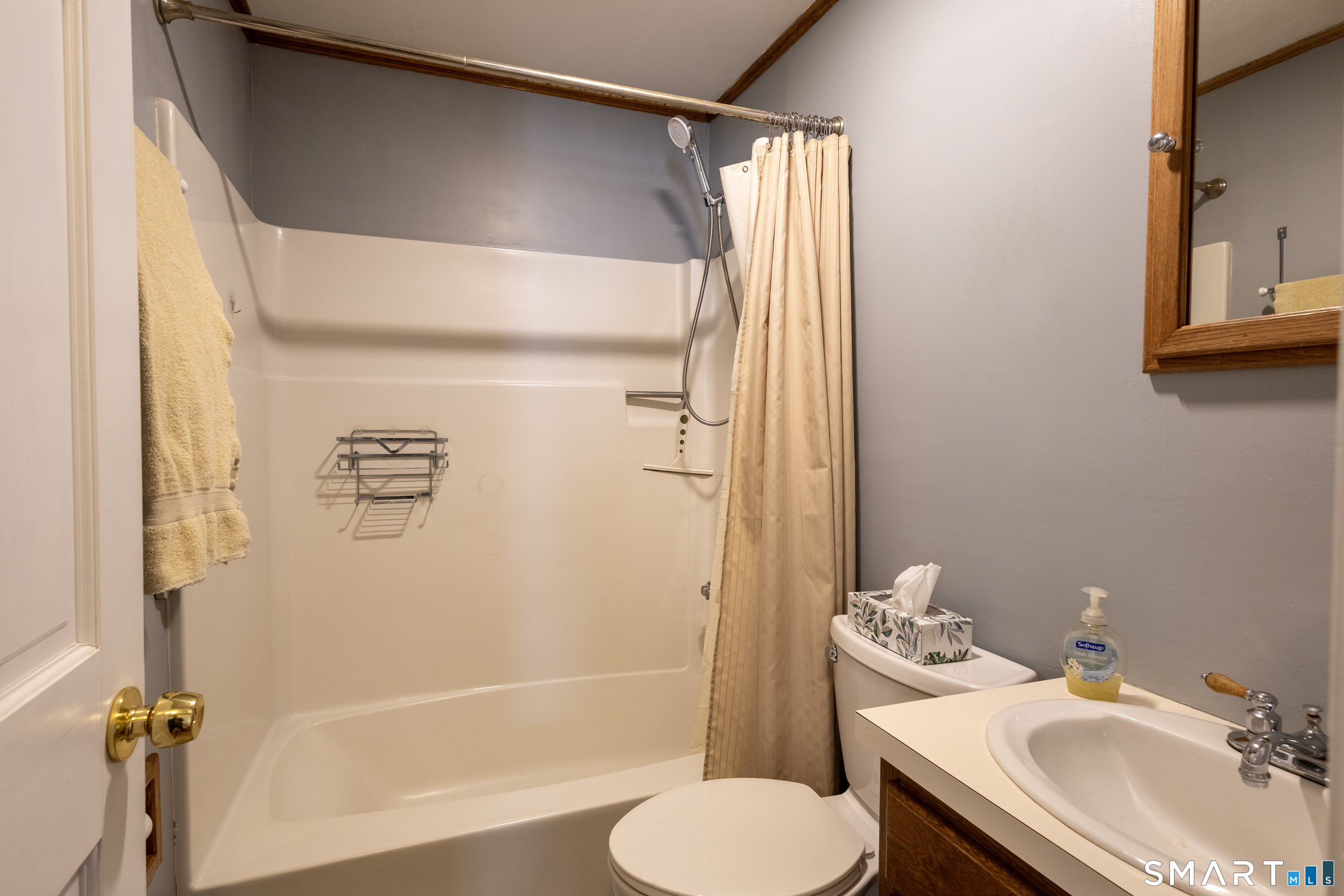 454 South Curtis Street Meriden, CT 06450 - Photo 15 of 36