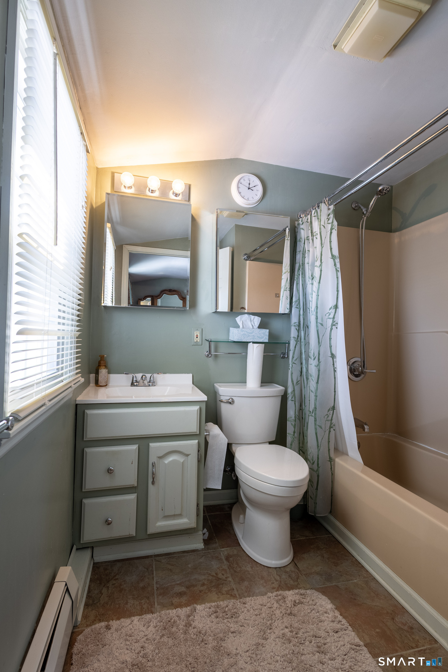454 South Curtis Street Meriden, CT 06450 - Photo 18 of 36
