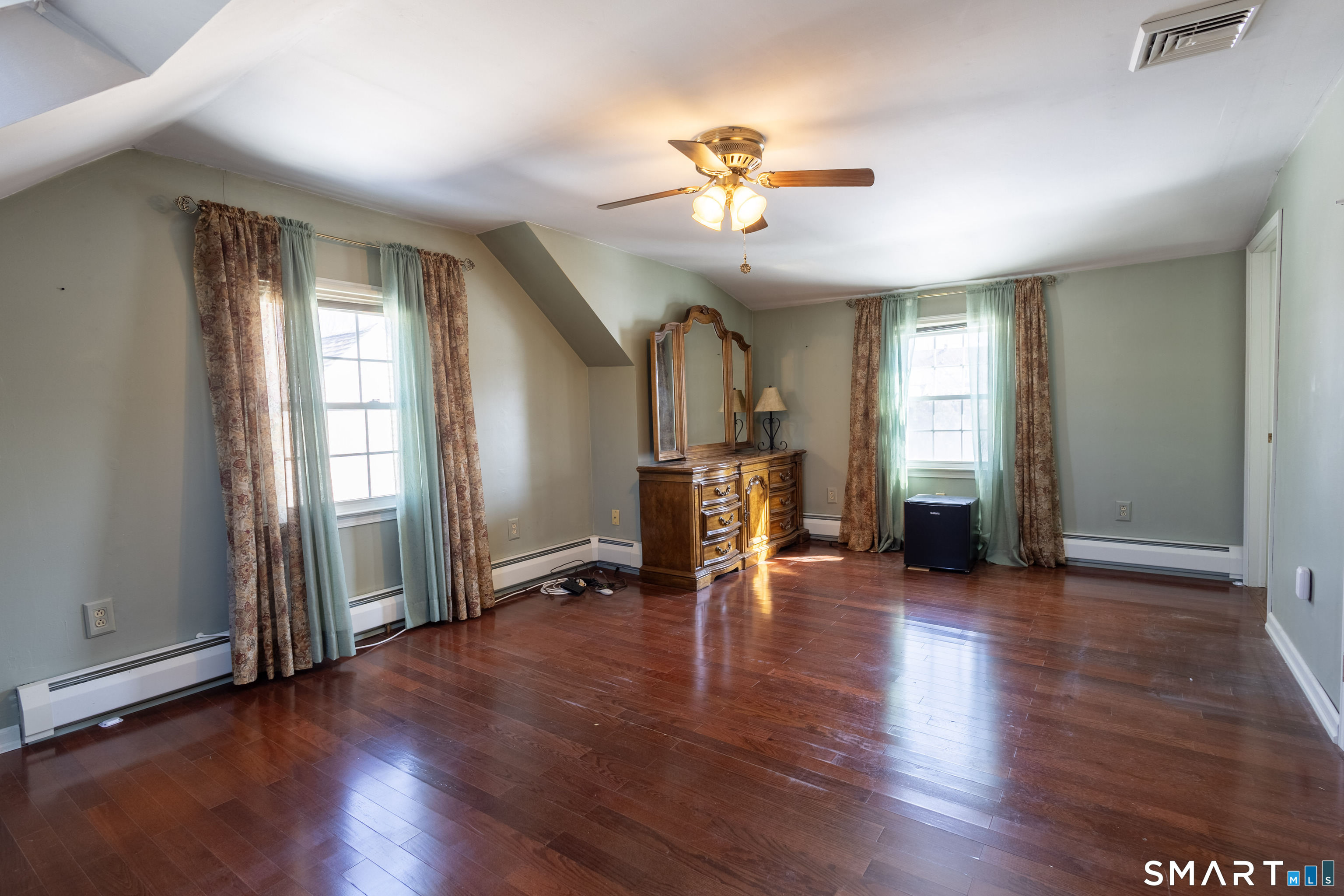 454 South Curtis Street Meriden, CT 06450 - Photo 21 of 36