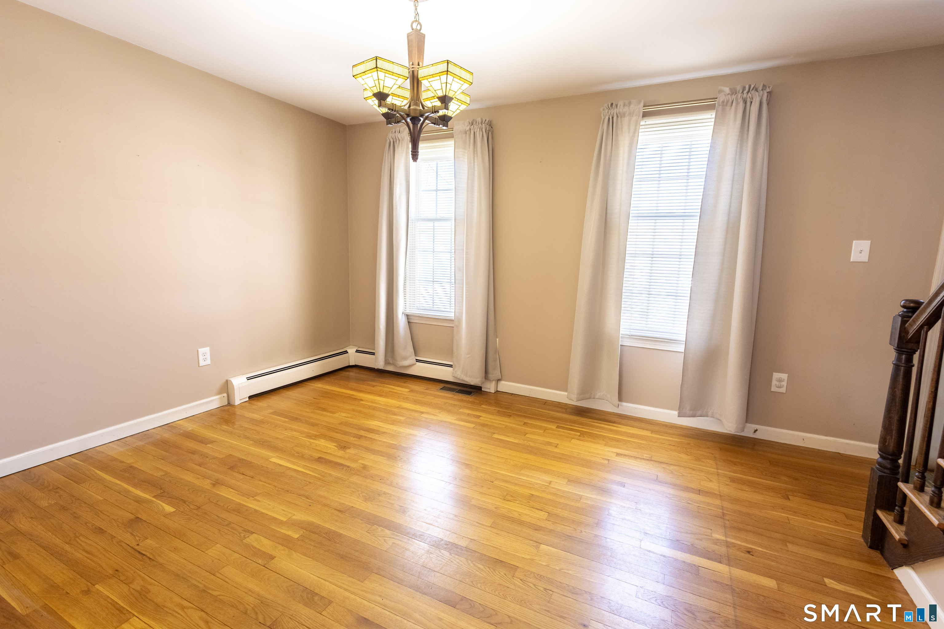 454 South Curtis Street Meriden, CT 06450 - Photo 5 of 36