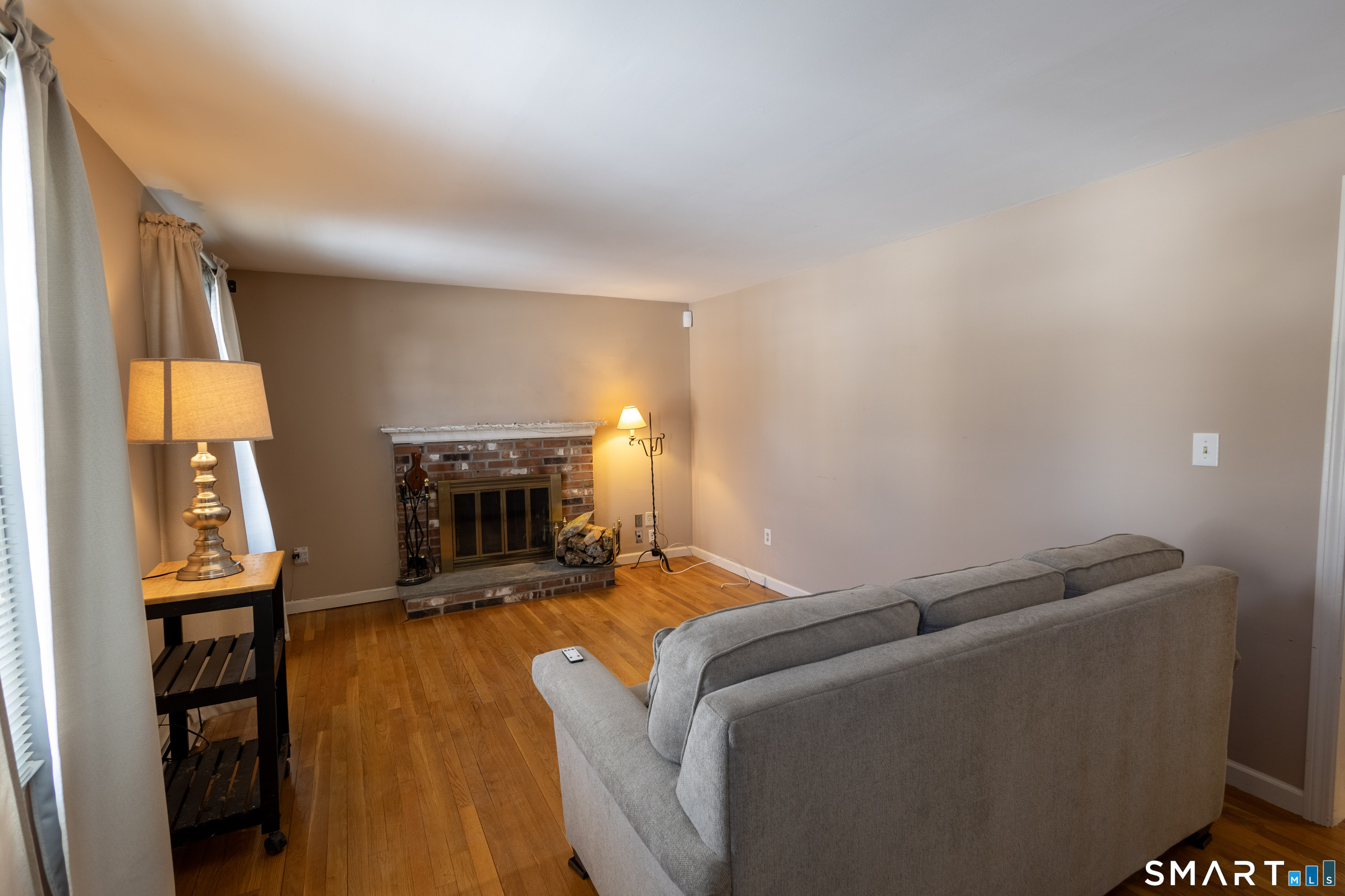 454 South Curtis Street Meriden, CT 06450 - Photo 8 of 36