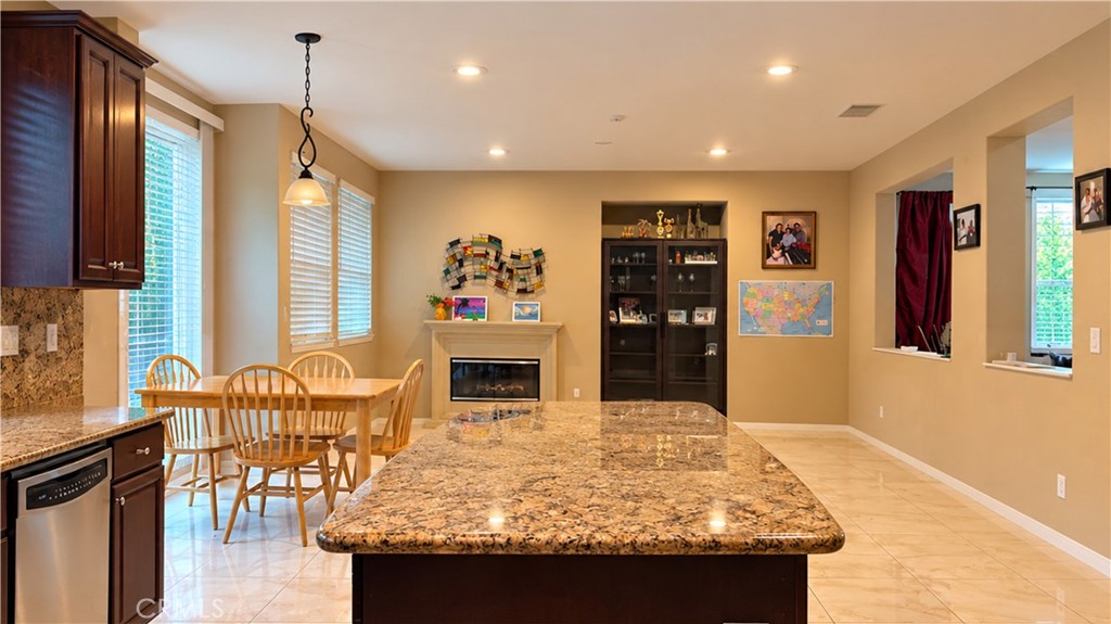20827 Vercelli Way Porter Ranch, CA 91326 - Photo 6 of 20 Gallery Image 6