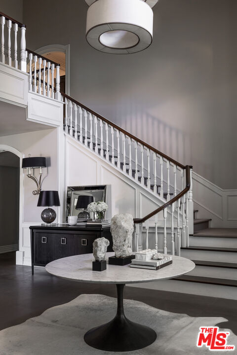 11972 Lockridge Road Studio City, CA 91604 - Photo 15 of 29 a view of entryway and hall