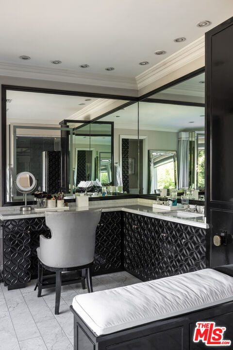 11972 Lockridge Road Studio City, CA 91604 - Photo 19 of 29 a living room with a table and chairs