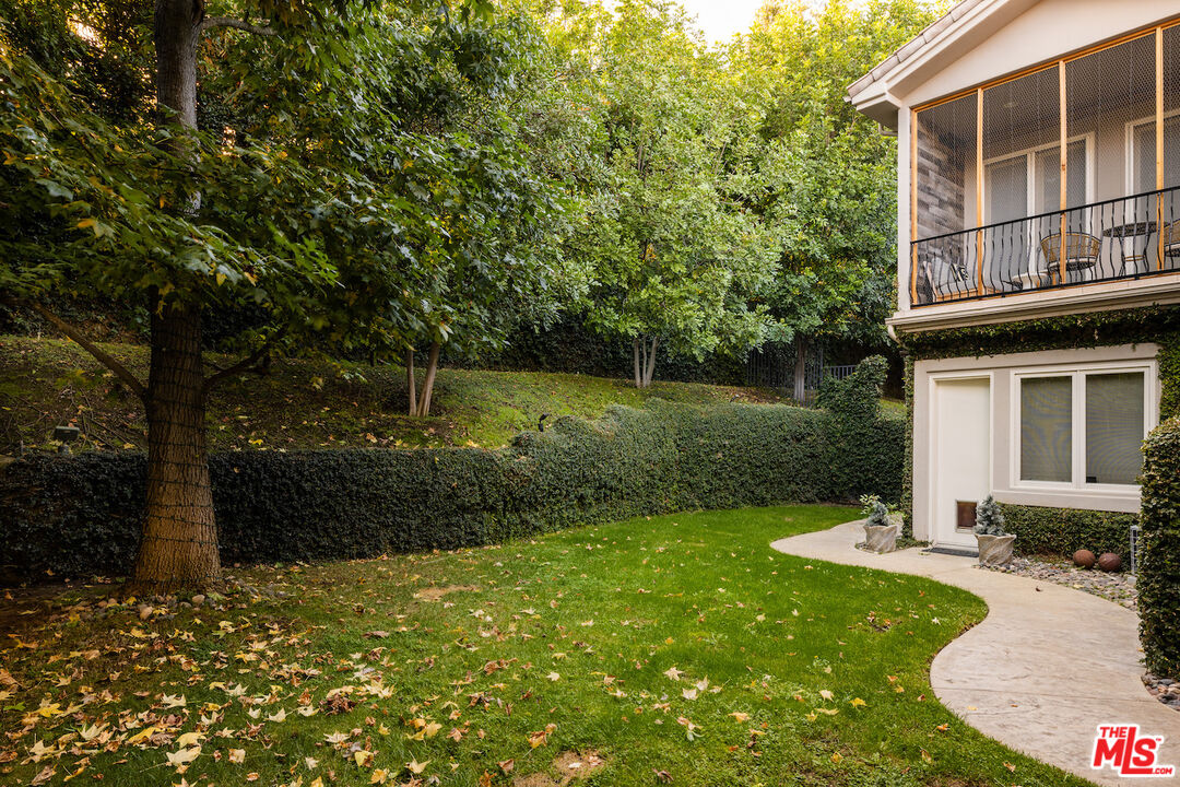 11972 Lockridge Road Studio City, CA 91604 - Photo 27 of 29 a view of a house with backyard and sitting area