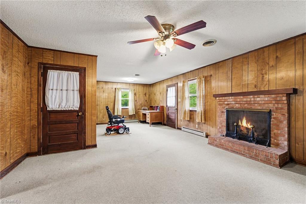 626 Kenneth Road Greensboro, NC 27455 - Photo 14 of 34 Gallery Image 14