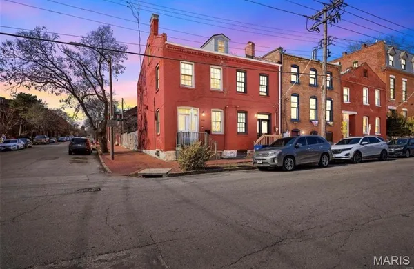 $195,000 | 1929 South 9th Street, St. Louis, MO 63104
